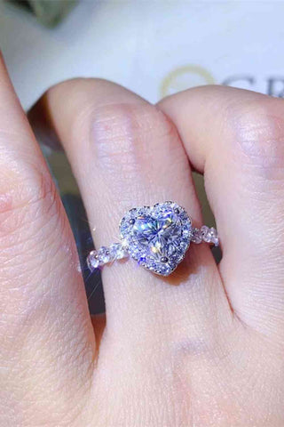 Trendsi 1 Carat Moissanite Heart Ring